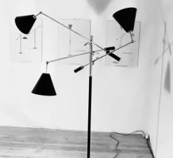 Lampadaire, Triennale, Réédition, bleu, rouge, jaune, L60cm, H160cm - Arredoluce