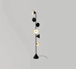 Lampadaire, Vertical 1, laiton, Ø27,5cm, H165cm - ATELIER ARETI