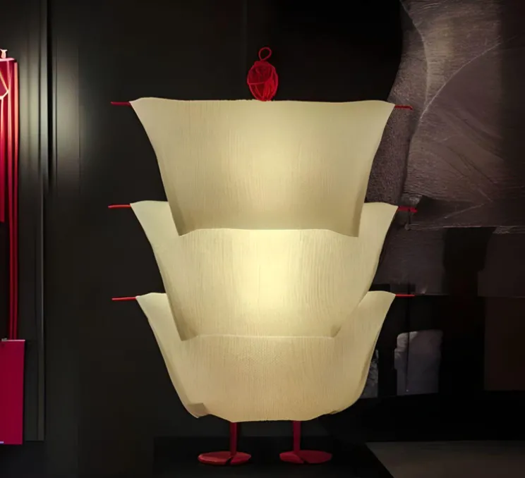 Lampadaire, Walking in the Rain, blanc et rouge, LED, dim, 2700K, 1940 lm, Ø110cm, H140cm - Ingo Maurer