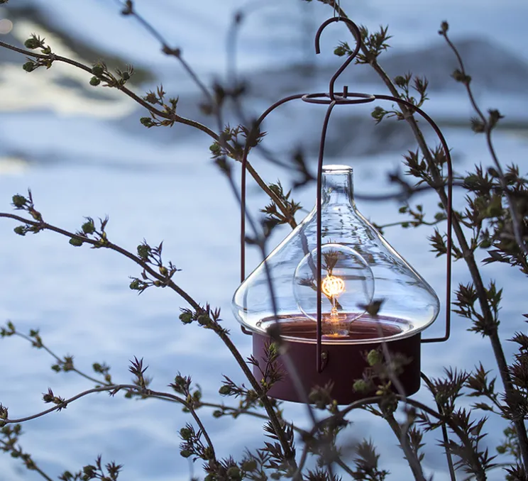 Lampe à poser à suspendre, d'extérieur, La Hutte N°2, vin rouge, IP65, Ø34,4cm, H56cm - Roger Pradier