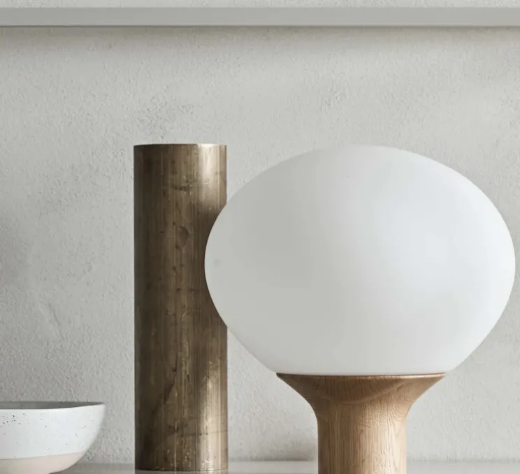 Lampe à poser, Acorn, bois, blanc, Ø32cm, H34cm - Bolia