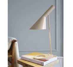 Lampe à poser, AJ, beige, L35cm, H56cm - Louis Poulsen