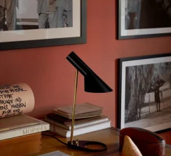 Lampe à poser, AJ Mini, noir, laiton, L24,7cm, H43,3cm - Louis Poulsen