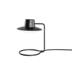 Lampe à poser, AJ Oxford avec abat-jour, noir, verre opalin, Ø22cm, H28cm - Louis Poulsen