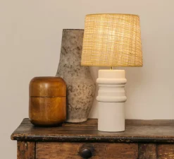 Lampe à poser, Aquarius, blanc, abat-jour jaune, Ø23cm, H41cm - Sarah Lavoine