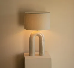 Lampe à poser, Arko, sable, laiton, Ø40cm, H67cm - Simone & Marcel