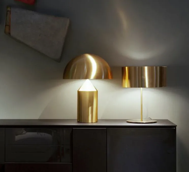 Lampe à poser, Atollo, laiton brossé, Ø25cm, H35cm - Vico Magistretti - Oluce