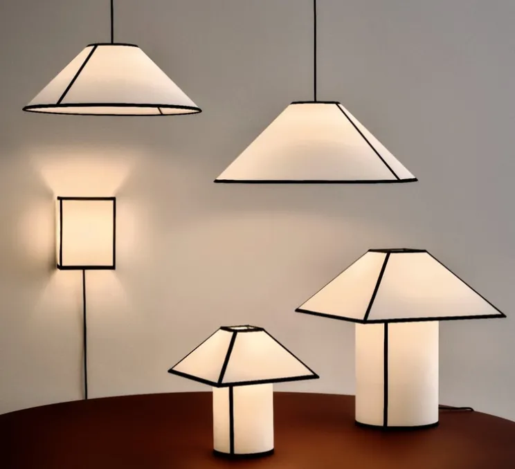 Lampe à poser, Ava Pyramid 290, blanc et noir, L29cm, H32cm - HAY