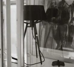 Lampe à poser, Bella, noir fumé, Ø27cm, H51,6cm - Tonone