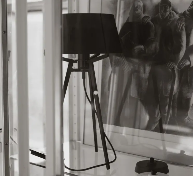 Lampe à poser, Bella, noir fumé, Ø27cm, H51,6cm - Tonone