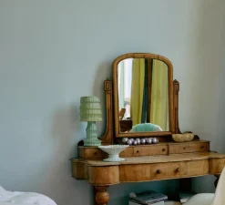 Lampe à poser, Ceramic, vert pétale, Ø15cm, H34cm-HKLIVING