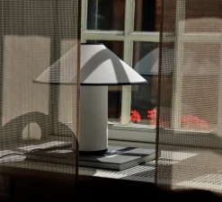 Lampe à poser, Colette ATD6, blanc et noir, Ø32cm, H30cm - Andtradition