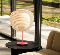 Lampe à poser, Common Lamp base peach, blanc, rouge, Ø44cm, H67cm - HAY