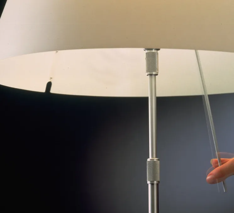 Lampe à poser, Costanza, D13t.c., aluminium, LED, Ø40cm, H160cm - Luceplan