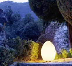 Lampe à poser d'extérieur, Uovo Grande, blanc, IP65, Ø43cm, H62cm - Fontana Arte