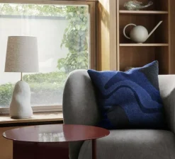 Lampe à poser, Hebe Medium blanc cassé, abat-jour Eclipse naturel, Ø27,5cm, H71,5cm - Ferm Living