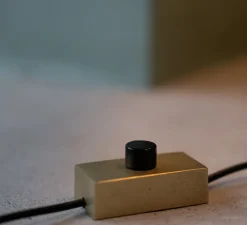 Lampe à poser, Iota, gris, or, Cauvet, LED, dim, 2700K, 660 lm, L23,8cm, H43,4cm - DCW éditions Paris