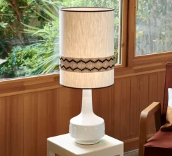 Lampe à poser, Jimmy L, blanc, beige et galon à motif, Ø32cm, H83cm - Market Set