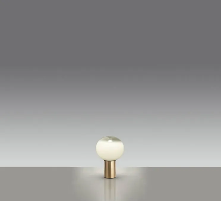 Lampe à poser, Laguna Tavolo, transparent fumé, laiton satiné, Ø16cm, H24,1cm - Artemide