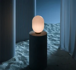 Lampe à poser, Modeco Plus, blanc, Ø20cm, H26cm - Nordic Tales