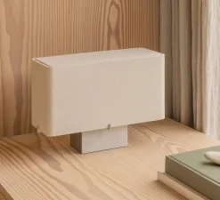 Lampe à poser, Nonna, Aluminium brossé, abat-jour sable, L34,5cm, H24cm - Audo Copenhagen