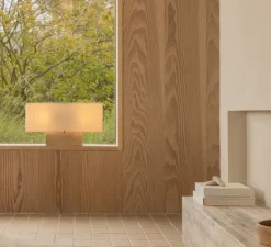 Lampe à poser, Nonna, Travertin, abat-jour sable, L56,5cm, H30cm - Audo Copenhagen