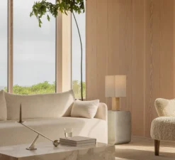 Lampe à poser, Nonna, Travertin, abat-jour sable, Ø23,5cm, H49cm - Audo Copenhagen