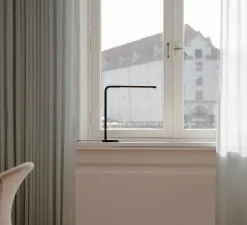 Lampe à poser, Omni, noir, LED, dim, 3000K, 500 lm, L44,7cm, H45,9cm - Umage