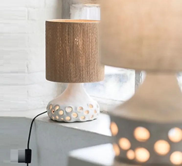 Lampe à poser, Oya 1, corps blanc, abat-jour brun, Ø25cm, H42cm - Serax