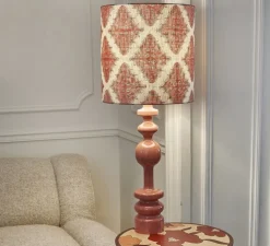 Lampe à poser, Pamela, Terracotta laqué et abat-jour à motifs terracotta, Ø35cm, H87cm - Popus Éditions