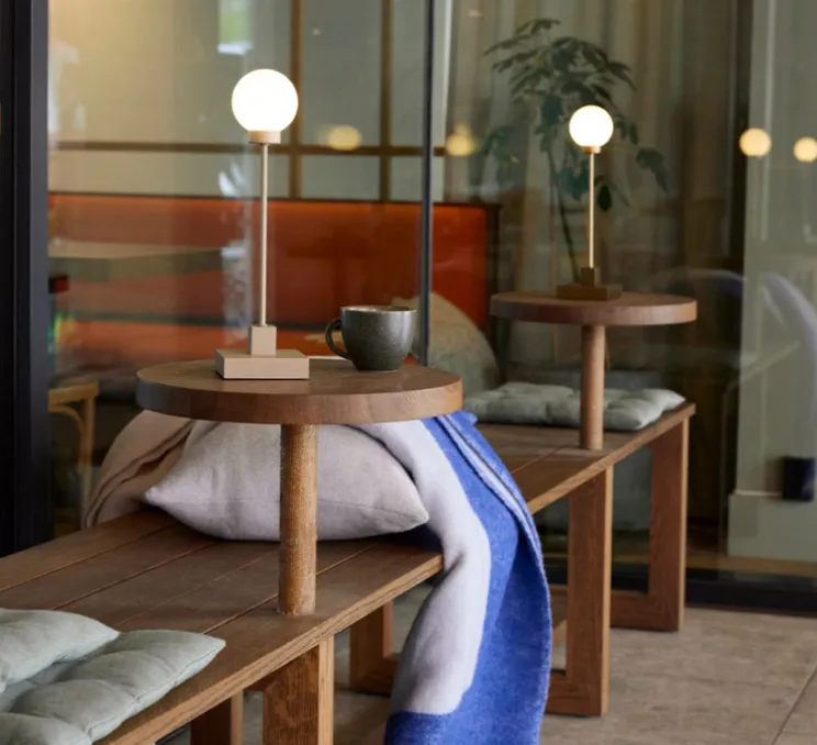 Lampe à poser, Snowball Portable, laiton, H41cm, L10cm- Northern