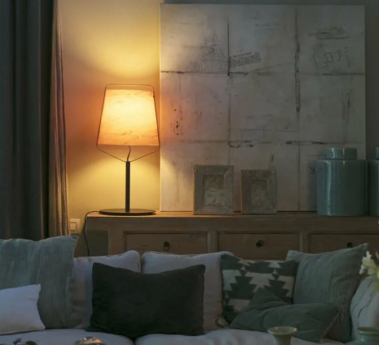 Lampe à poser, STOOD, bois, noir, LED, Ø27cm, H71cm - Faro