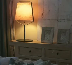 Lampe à poser, STOOD, bois, noir, LED, Ø27cm, H71cm - Faro