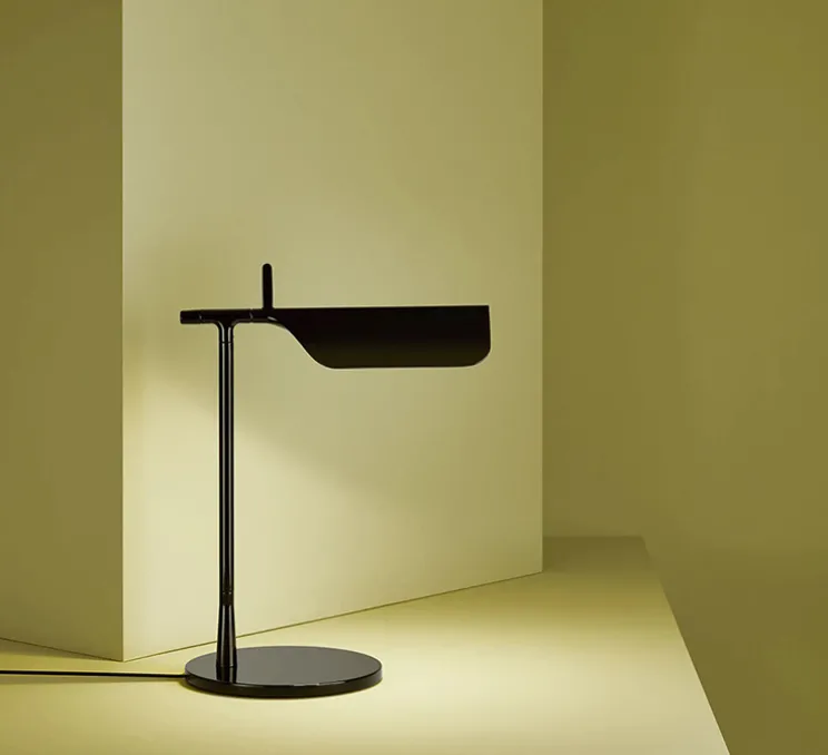 Lampe à poser, Tab, noir, LED, 2700K, 347lm, L27,3cm, H32,7cm - Flos
