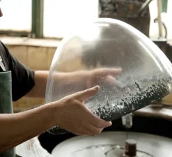 Lampe à poser, Taccia Verre, argent anodisé, LED, 2700K, 1400lm, Ø49,5cm, H64,5cm - Flos