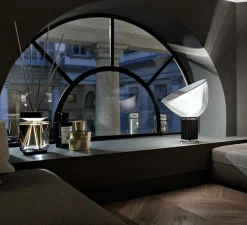 Lampe à poser, Taccia Verre, noir, LED, 2700K, 1400lm, Ø49,5cm, H64,5cm - Flos