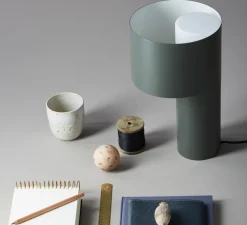 Lampe à poser, Tangent, forest green, Ø20cm, H34cm - WOUD