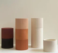 Lampe à poser, Terra Big, blanc/lignes, chocolat/lignes, rouge/lignes, IP44, LED, dim, 2700K, 1000 lm, Ø37,2cm, H48,2cm - Pott