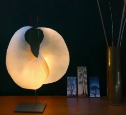 Lampe à poser, The MaMo Nouchies, Yoruba Rose, blanc, Ø50cm, H60cm - Ingo Maurer