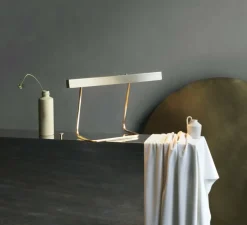 Lampe à poser, T-Model, laiton brossé, LED, dim, 2700K, 1185 lm, L50cm, H30cm - Anour