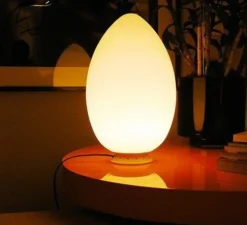 Lampe à poser, Uovo Media, blanc, Ø27cm, H44cm - Fontana Arte