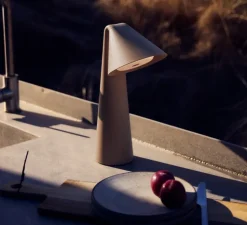 Lampe, Baladeuse, Ami, vert olive, IP44, LED, dim, 2700K, 30-75-150 lm, Ø9cm, H31,6cm - Frandsen