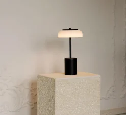 Lampe, Baladeuse, Blossi Portable Mini, noir, opal, IP65, LED, dim, 2700K, 230 lm, Ø14cm, H26,2cm - Nuura