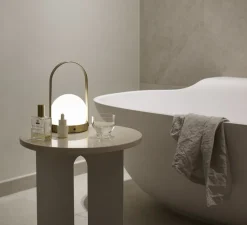 Lampe, baladeuse, Carrie, laiton brossé, LED, dim, 2700K, 380 lm, Ø13,5cm, H24,5cm - Audo Copenhagen