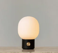 Lampe, Baladeuse, JWDA , noir, opalin mat, Ø14,5cm, H21,5cm - Audo Copenhagen