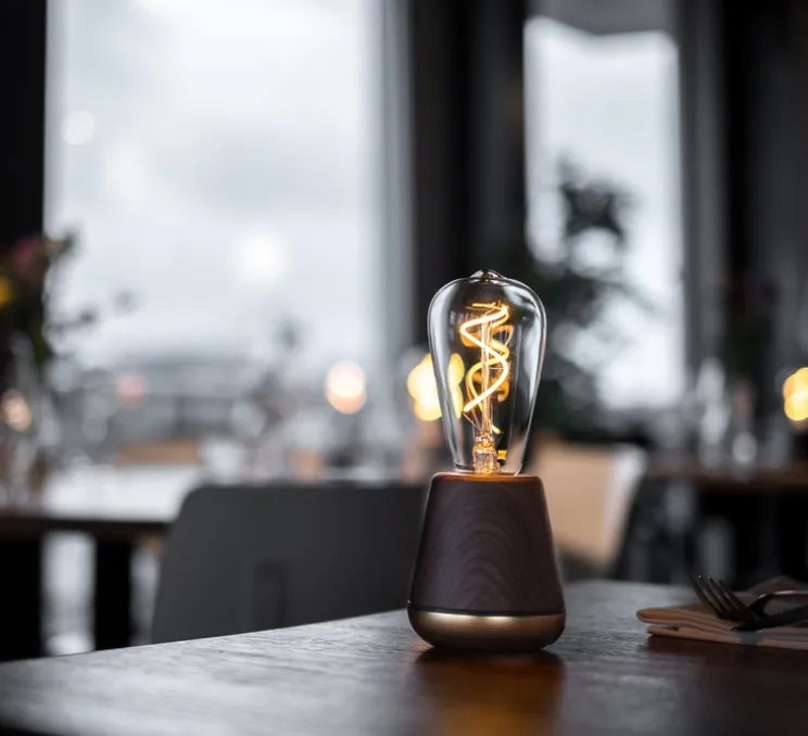 Lampe, Baladeuse, One, noyer, Led, 2200K, 43lm, Ø8,5cm, H19,5cm - Humble