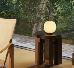 Lampe, Baladeuse, VL 45 Radiohus, laiton noir, verre brillant jaune pâle, IP44, LED, dim, 2000-2700K, lm, Ø17,5cm, H27,5cm - Louis Poulsen