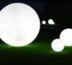 Lampe de jardin avec fixation au sol, GLOBO, blanc, mat, IP55, Ø60cm - Slide