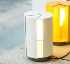 Lampe, Pivotante, Charlotte Perriand, jaune, Ø12,5cm, H20cm - Nemo Lighting