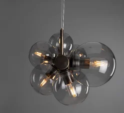 Lustre, Moriarty, noir mat, laiton antique, globe fumé, L127cm, H144,5cm - Mullan Lighting